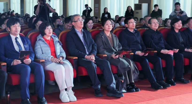 领导 调整_副本.jpg