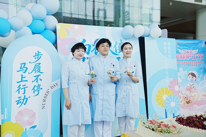 总护合影_副本.jpg